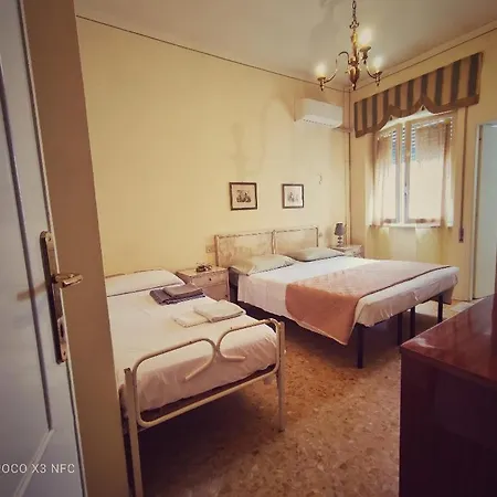 Delhy Hotel Viareggio