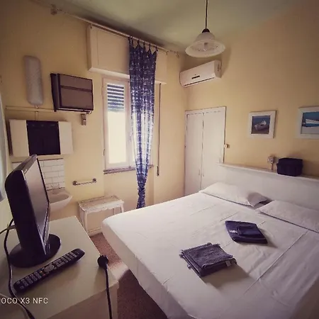 Hotel Delhy Viareggio