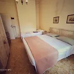 Szálloda Delhy 2*