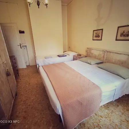 Otel Delhy 2*